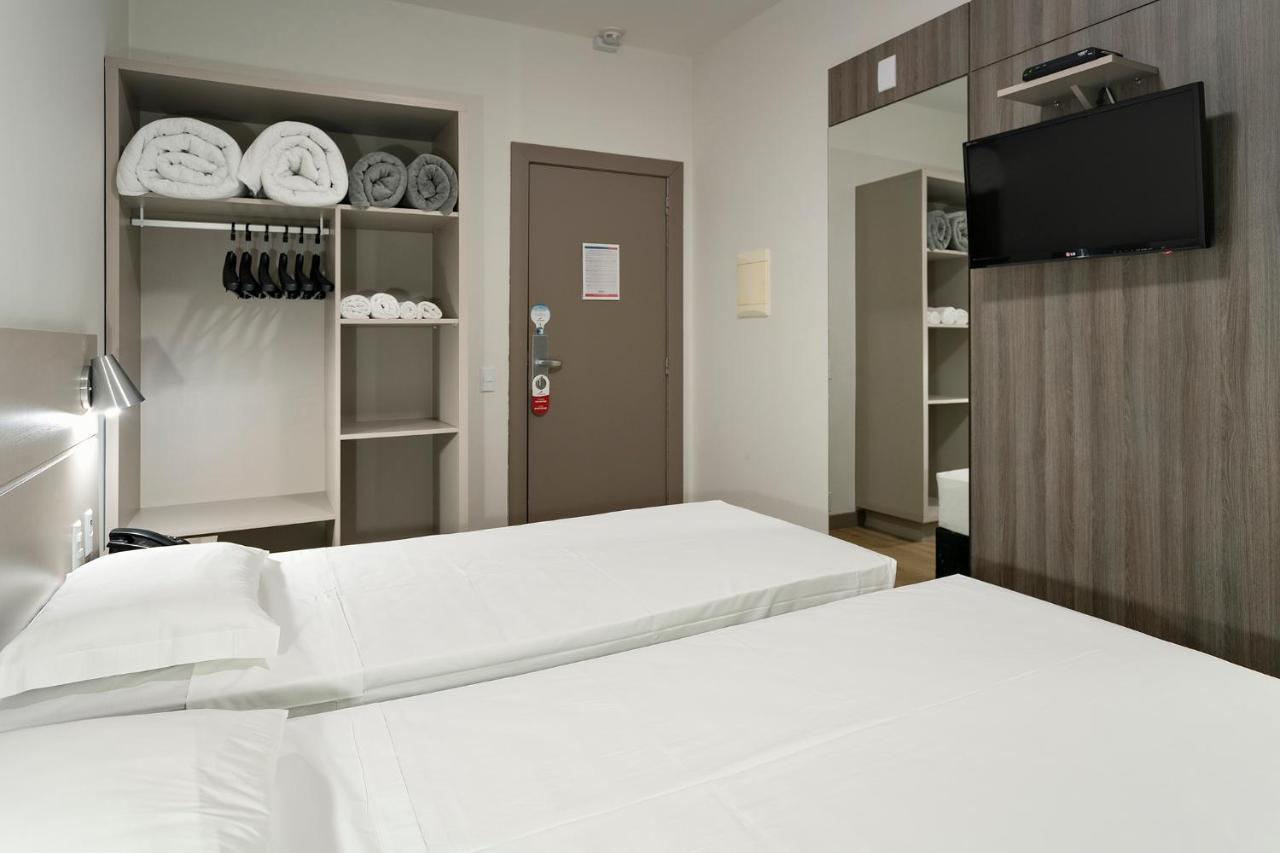 Hotel Valerim Itajai / Navegantes Екстериор снимка