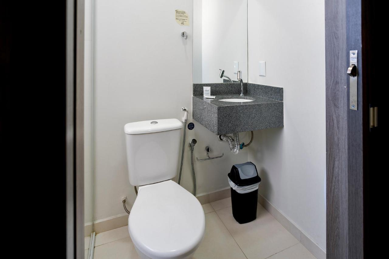 Hotel Valerim Itajai / Navegantes Екстериор снимка