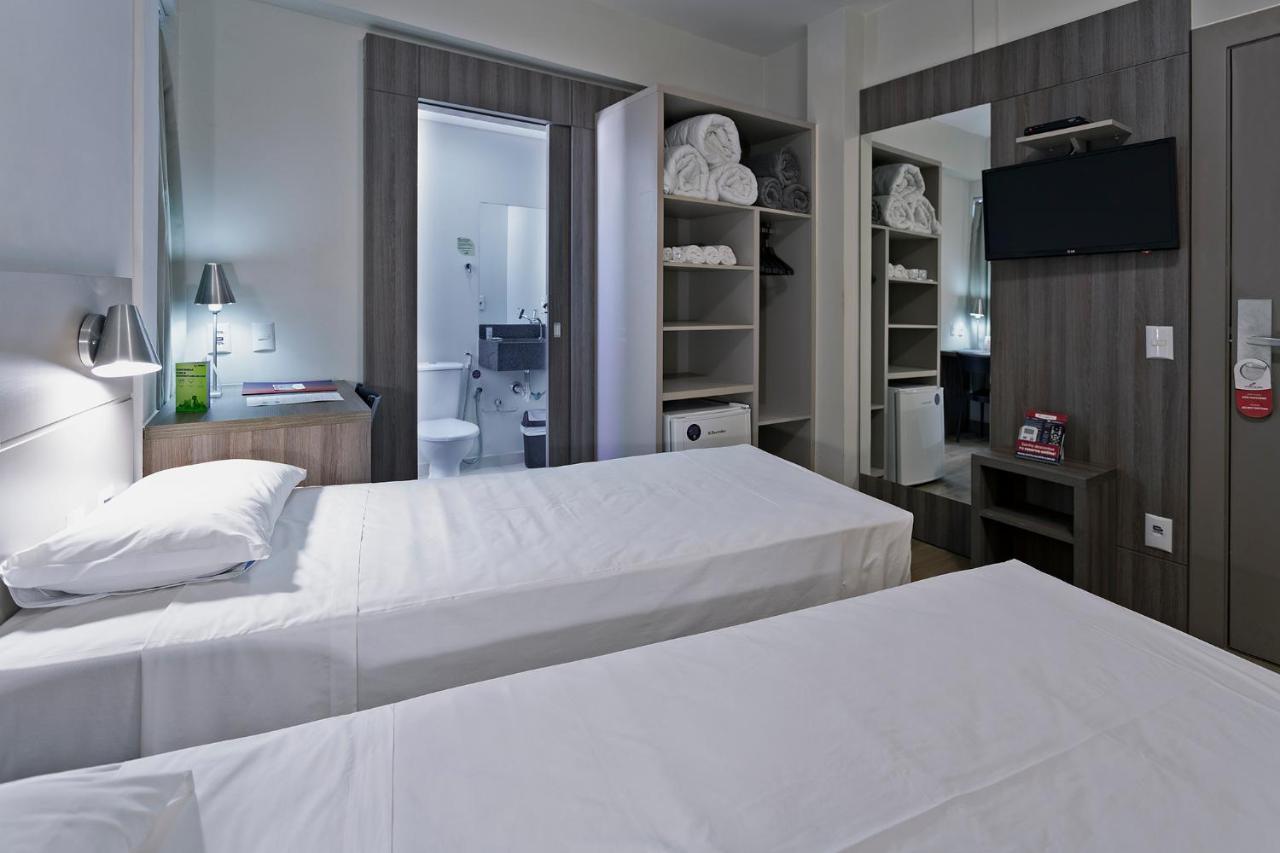 Hotel Valerim Itajai / Navegantes Екстериор снимка