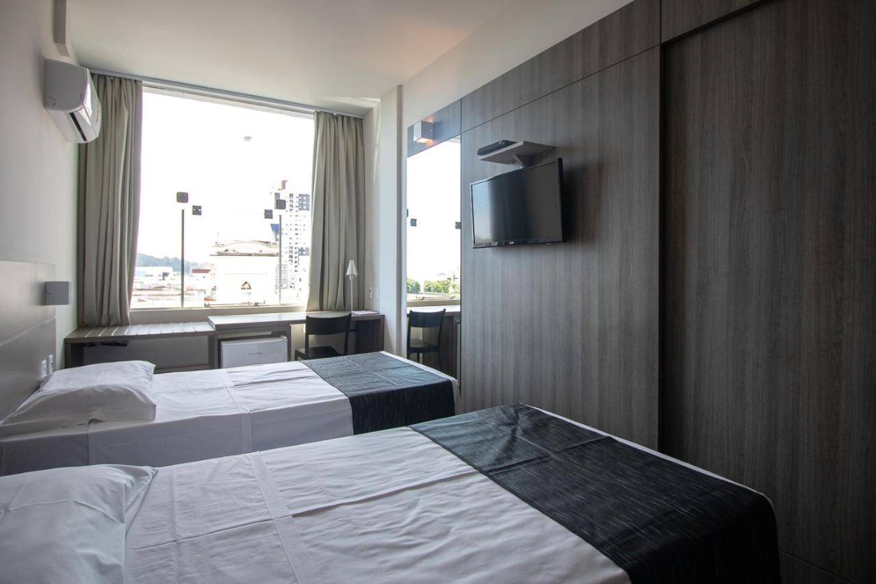 Hotel Valerim Itajai / Navegantes Екстериор снимка