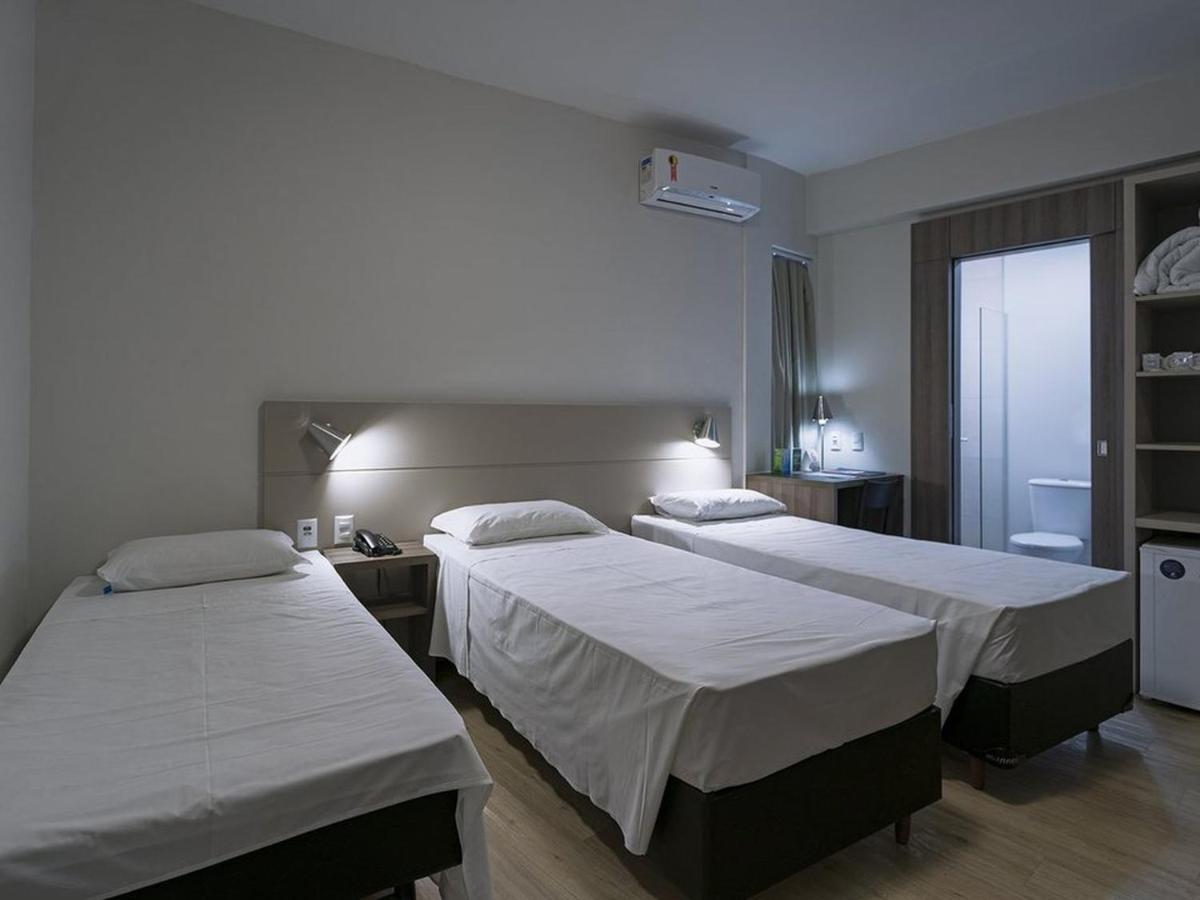 Hotel Valerim Itajai / Navegantes Екстериор снимка