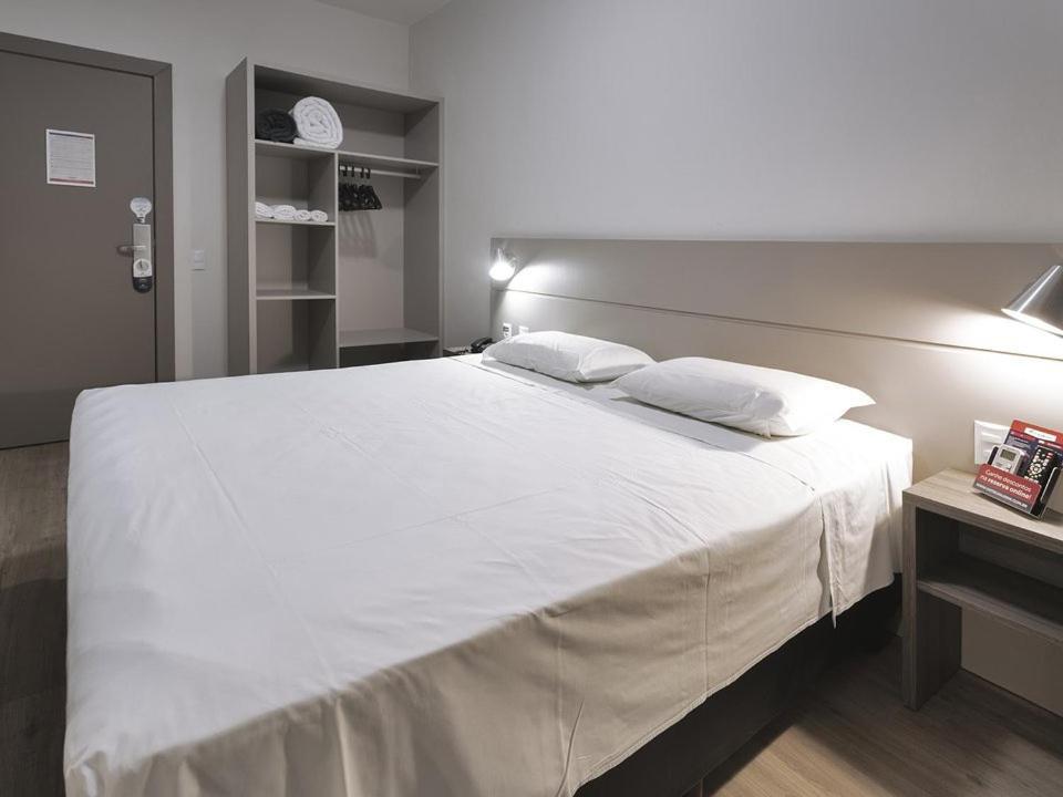 Hotel Valerim Itajai / Navegantes Екстериор снимка