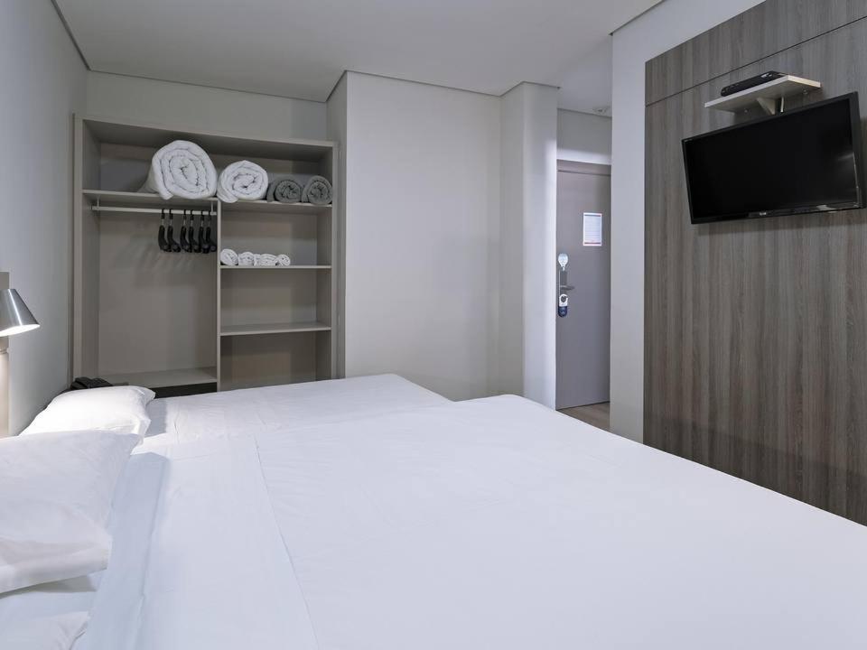 Hotel Valerim Itajai / Navegantes Екстериор снимка