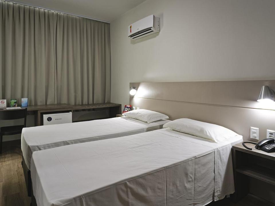 Hotel Valerim Itajai / Navegantes Екстериор снимка