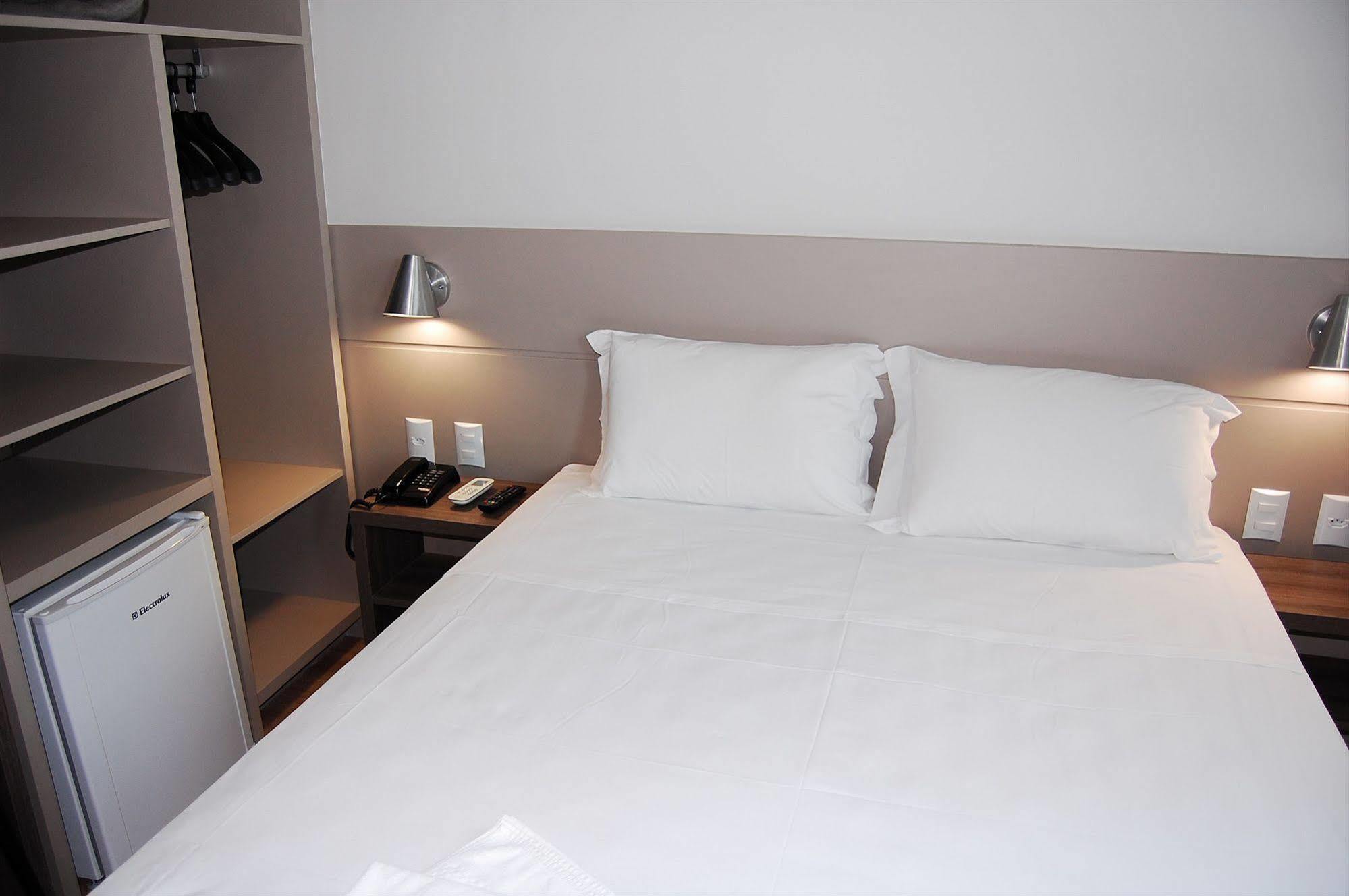 Hotel Valerim Itajai / Navegantes Екстериор снимка
