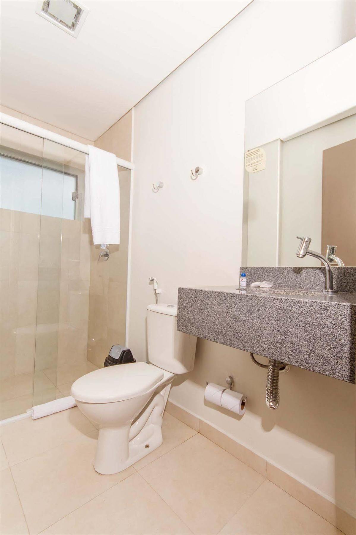 Hotel Valerim Itajai / Navegantes Екстериор снимка