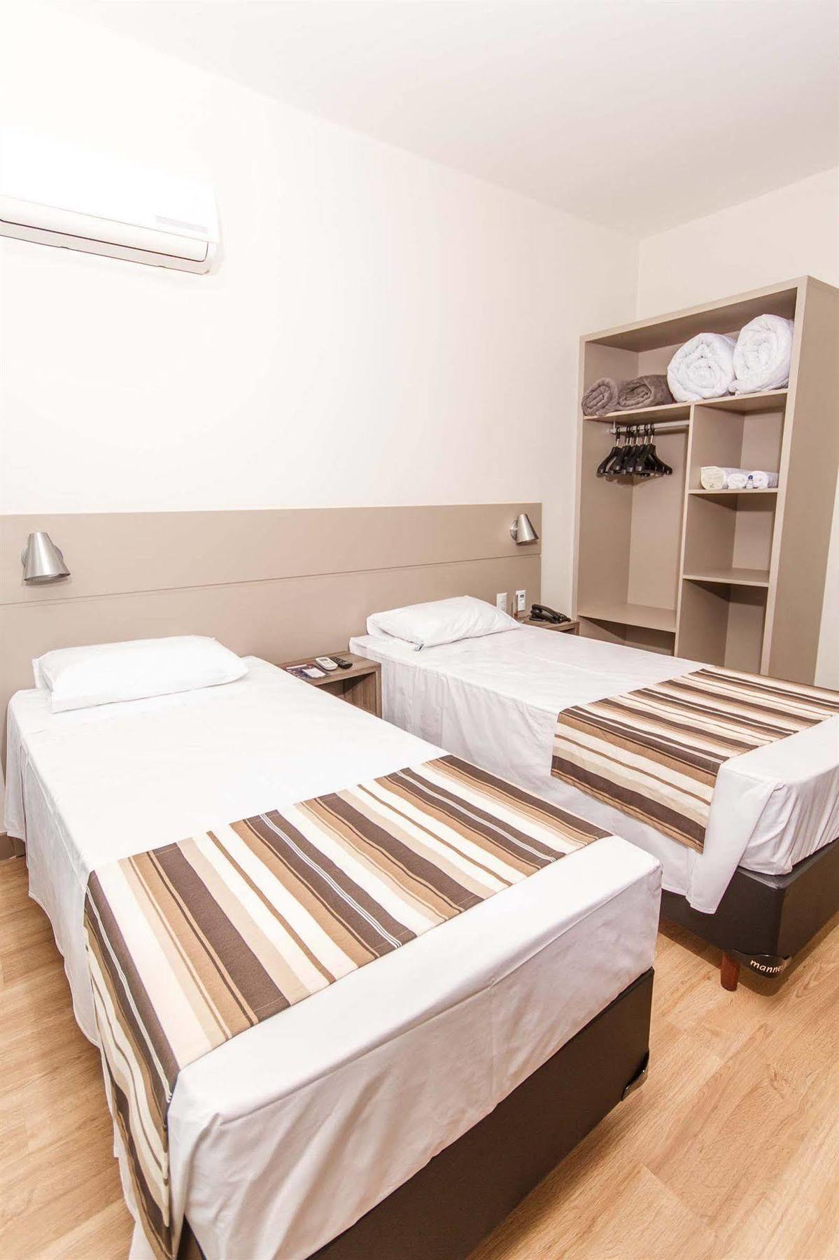Hotel Valerim Itajai / Navegantes Екстериор снимка