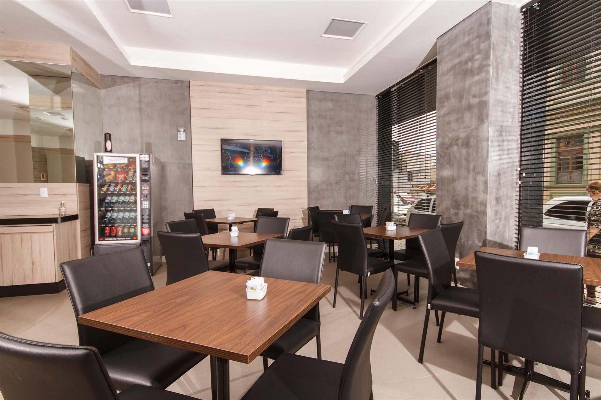 Hotel Valerim Itajai / Navegantes Екстериор снимка