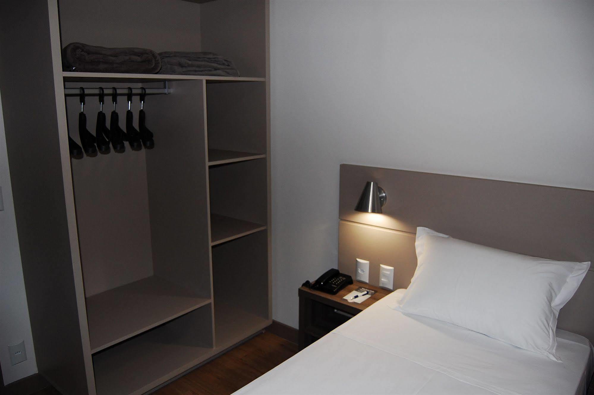 Hotel Valerim Itajai / Navegantes Екстериор снимка