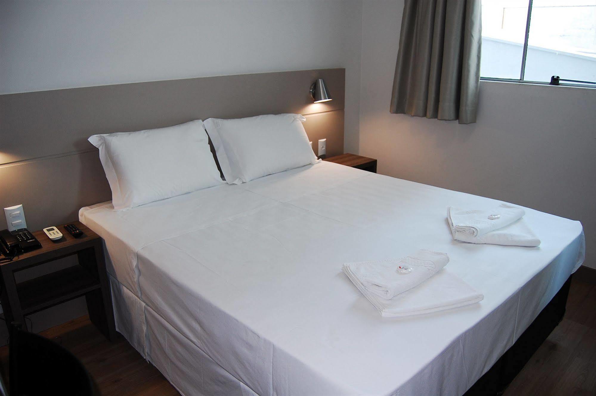 Hotel Valerim Itajai / Navegantes Екстериор снимка