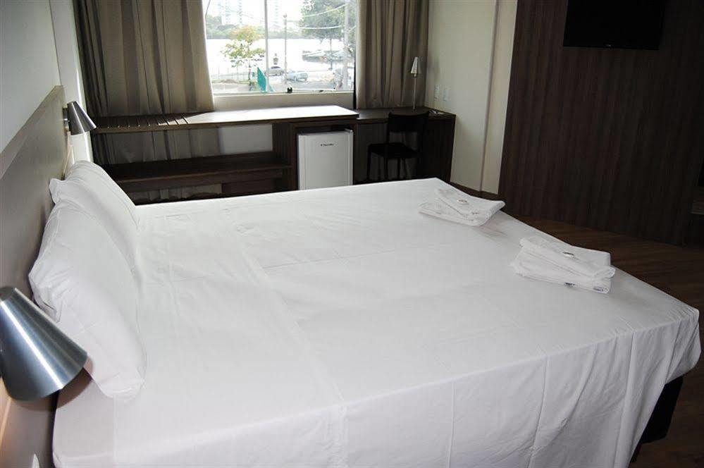 Hotel Valerim Itajai / Navegantes Екстериор снимка